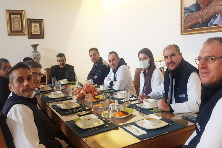 صرف ناهار در کنار مدیران مجموعه کارخانجات یونی فو ترکیه