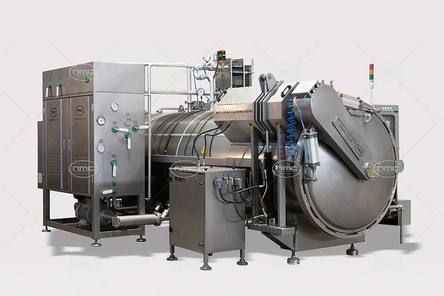 اهمیت اتوکلاو در صنایع غذایی: نقش کلیدی اتوکلاوهای ابزار بسته‌­بندی خراسان در ایمنی و کیفیت محصولات