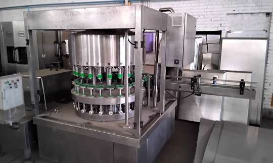 18 NUZZLE FILLER MACHINE